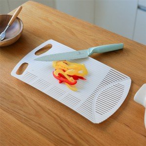 多功能料理砧板 可彎曲切菜板 創意手卷料理砧板 瀝水砧板