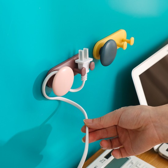 雙色多功能插頭掛勾 黏貼式收納掛勾 創意壁掛式理線器 多功能電源線固定器