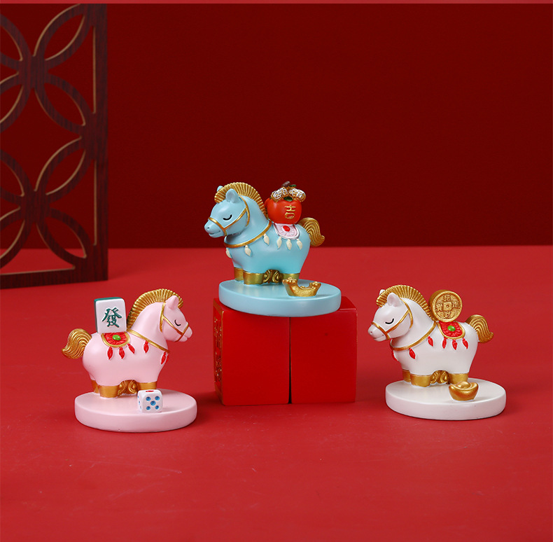 【創意實用】招財馬造型手機支架－生肖擺件 桌面手機收納裝飾