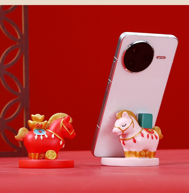 【創意實用】招財馬造型手機支架－生肖擺件 桌面手機收納裝飾